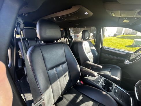 Used 2017 Dodge Grand Caravan GT image 10