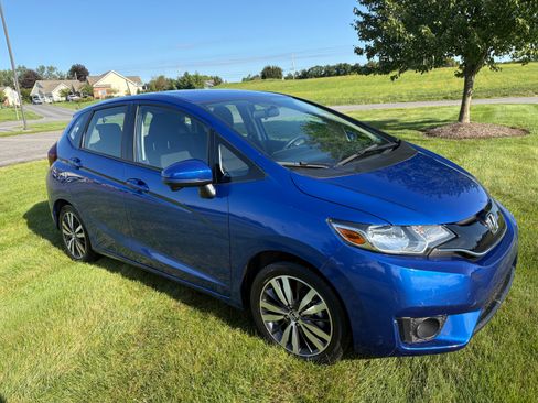 Used 2017 Honda Fit EX image 2