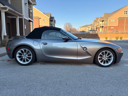 Used 2004 BMW Z4 2.5i image 2