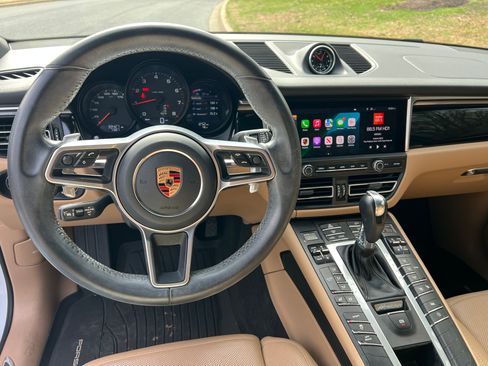 Used 2020 Porsche Macan image 11