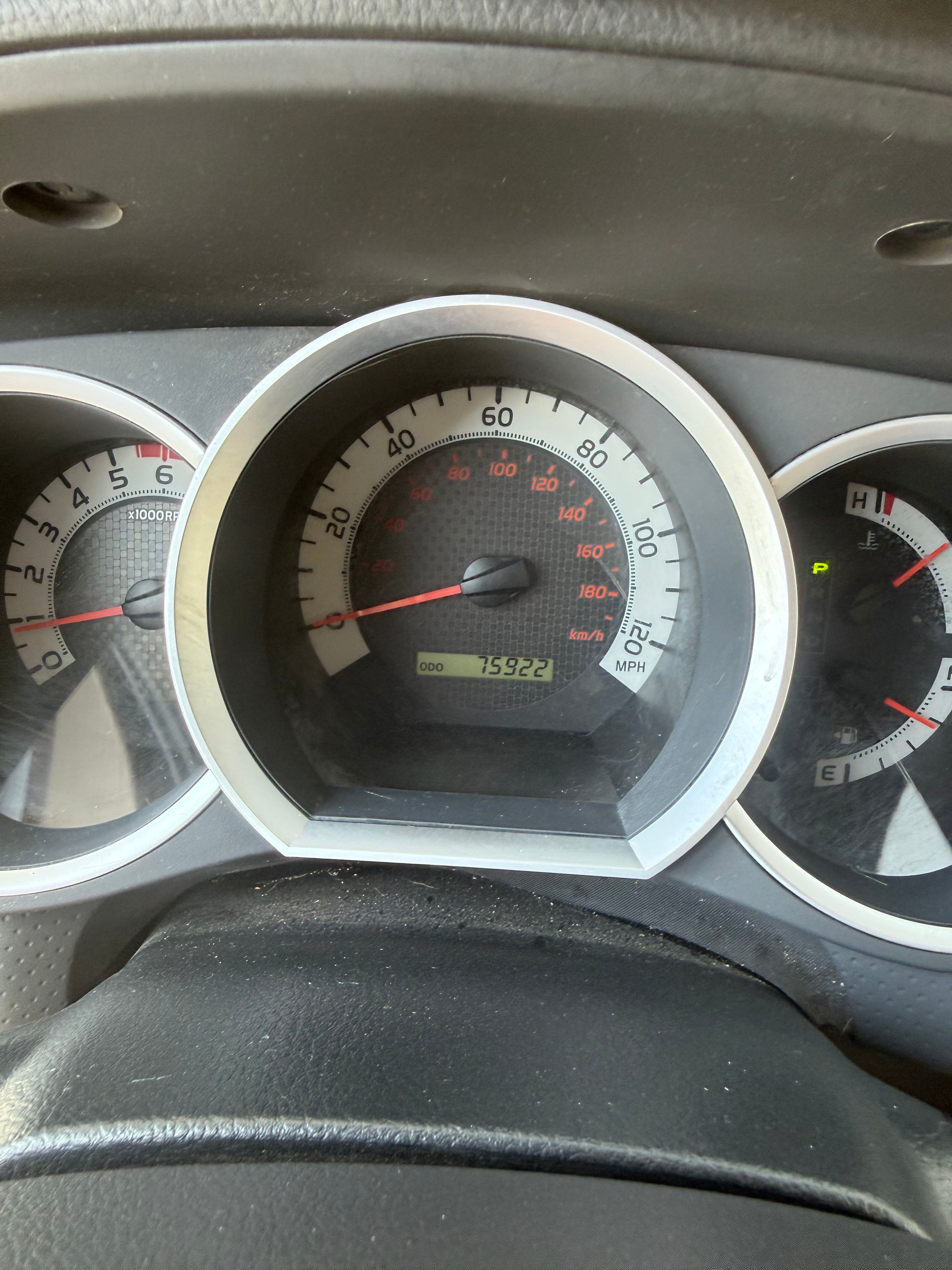 Used 2015 Toyota Tacoma PreRunner w/ TRD Sport Package RWD image 8