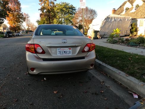 Used 2010 Toyota Corolla LE image 6