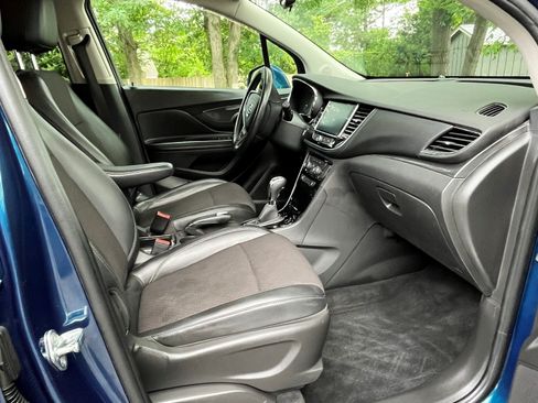 Used 2019 Buick Encore Preferred AWD/4WD image 17