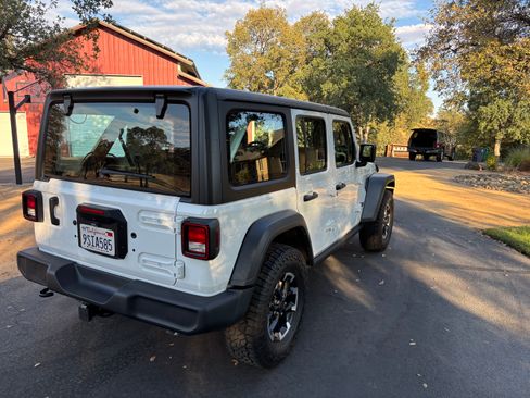 Used 2025 Jeep Wrangler Unlimited Sport AWD/4WD image 6