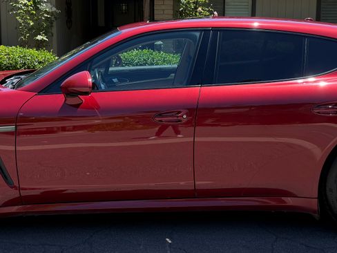 Used 2016 Porsche Panamera image 1