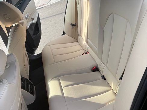 Used 2019 BMW 330i xDrive 330i xDrive Sedan 4D w/ Driving Assistance Package image 13