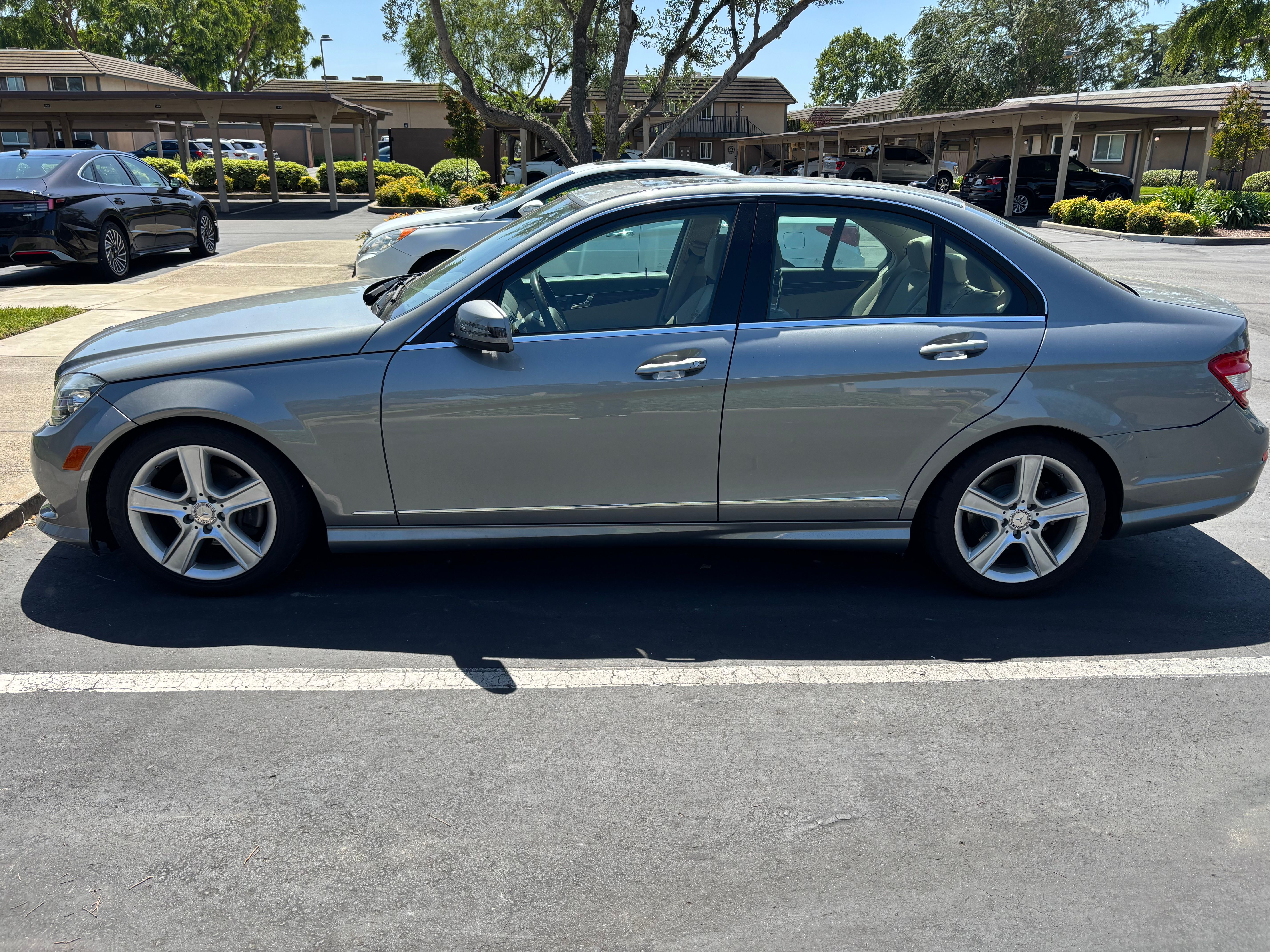 Used 2011 Mercedes-Benz C 300 Sedan image 5