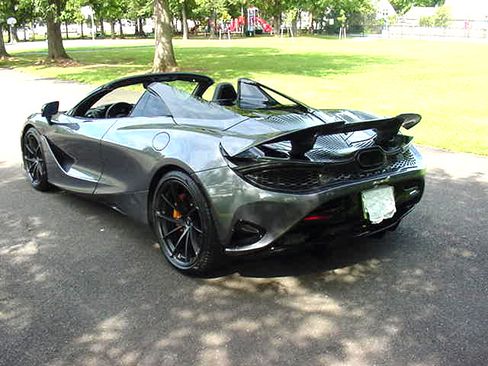Used 2024 McLaren 750S Spider RWD image 22