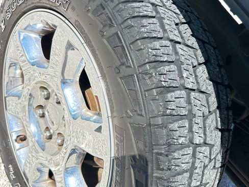 Used 2014 Ford F150 Lariat w/ Equipment Group 502A Luxury image 5
