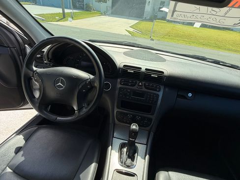 Used 2003 Mercedes-Benz C 230 Sedan image 12