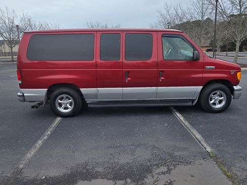 Used 2000 Ford E-150 and Econoline 150 Wagon image 17