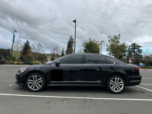 Used 2017 Volkswagen Passat 1.8T SE image 4