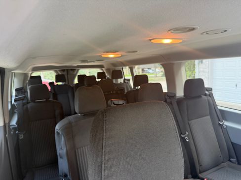 Used 2018 Ford Transit 350 XLT RWD image 11