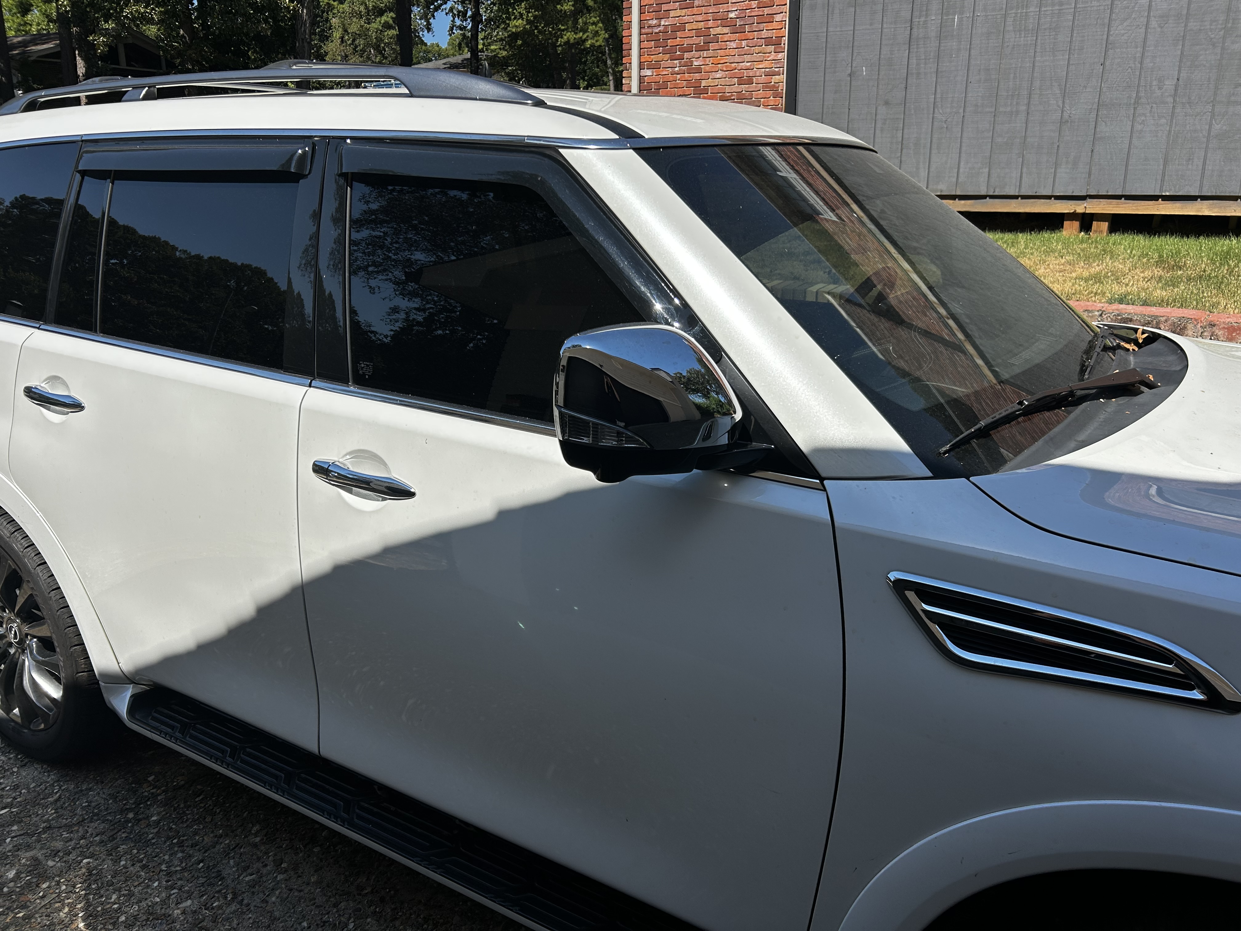 Used 2023 Nissan Armada Platinum w/ Captain's Chairs Package RWD image 2