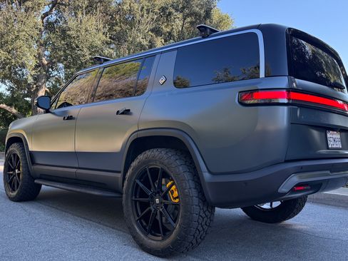 Used 2022 Rivian R1S Launch Edition image 27