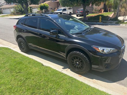 Used 2021 Subaru Crosstrek 2.0i Premium w/ Moonroof Package AWD/4WD image 2