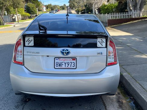 Used 2015 Toyota Prius Five image 13