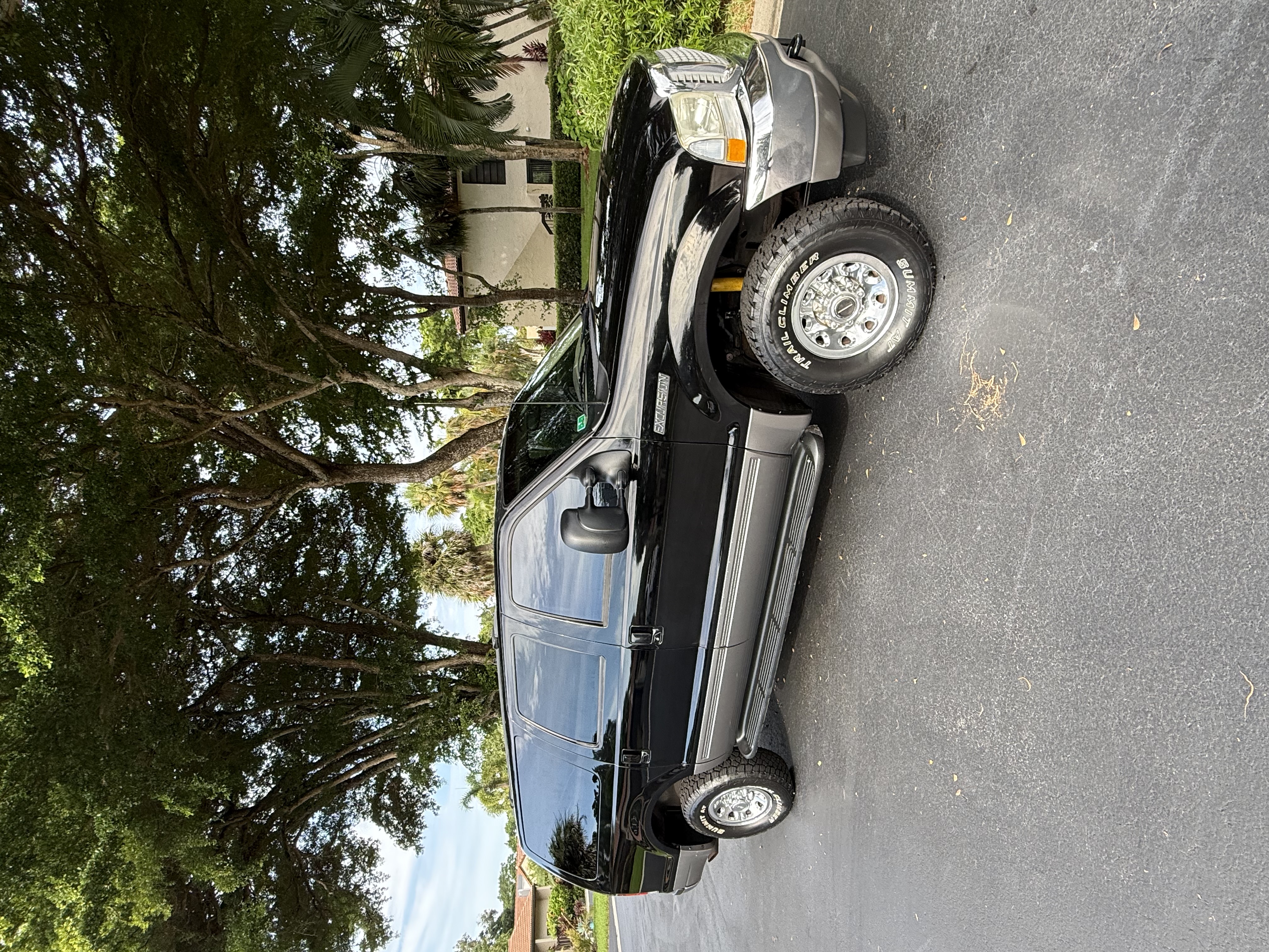 Used 2002 Ford Excursion XLT AWD/4WD image 9