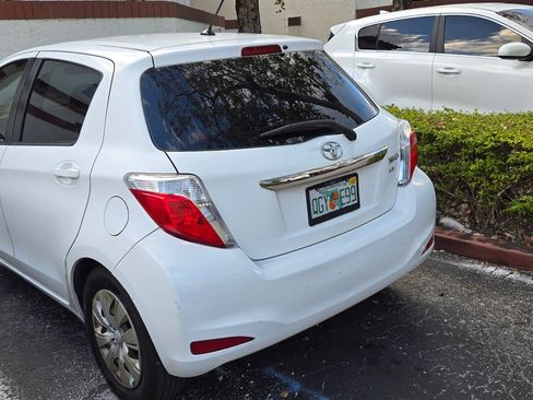 Used 2012 Toyota Yaris LE image 3