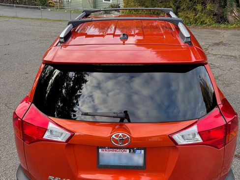 Used 2015 Toyota RAV4 Limited image 11