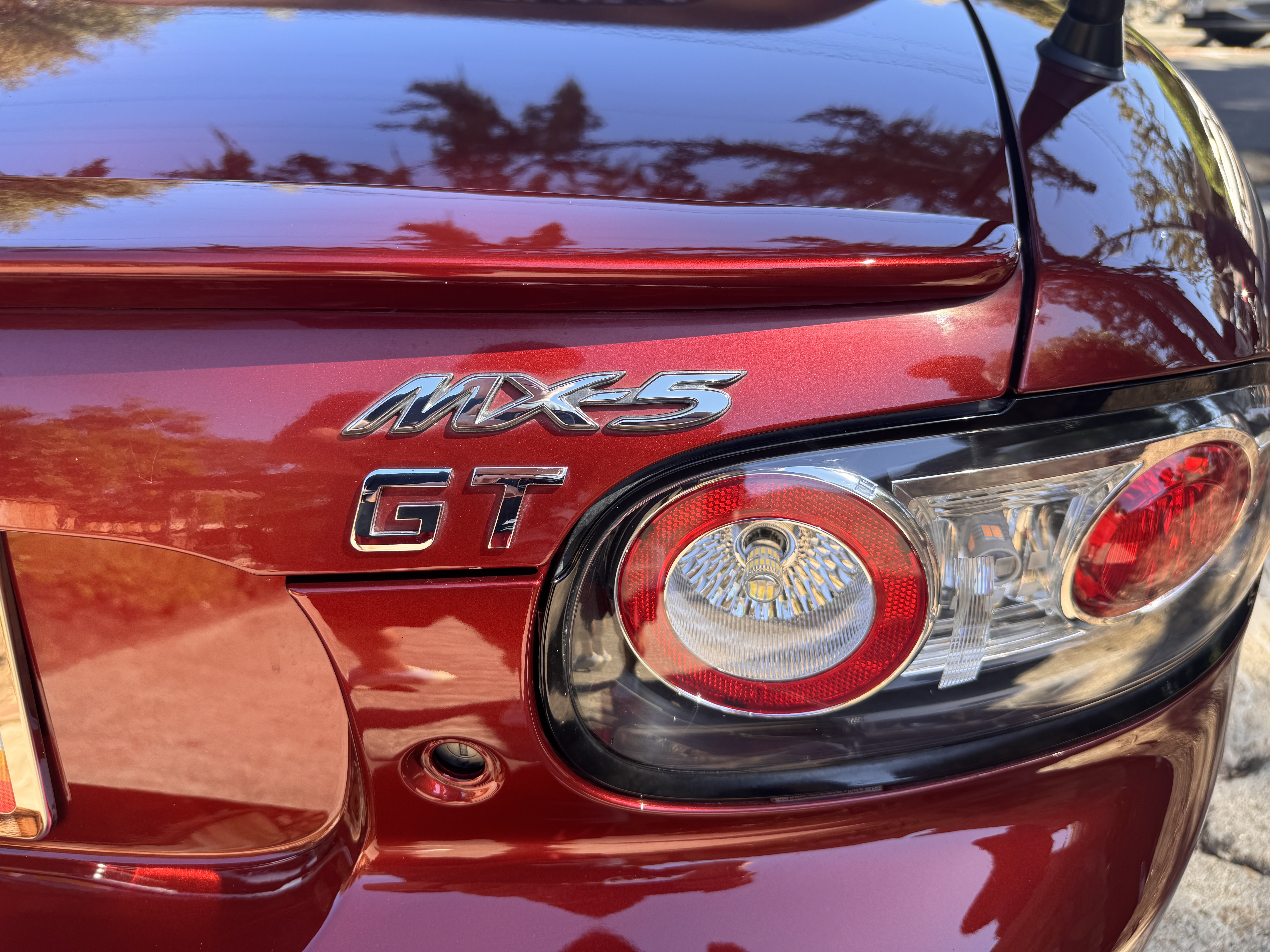 Used 2006 MAZDA MX-5 Miata Grand Touring w/ Premium Pkg RWD image 5