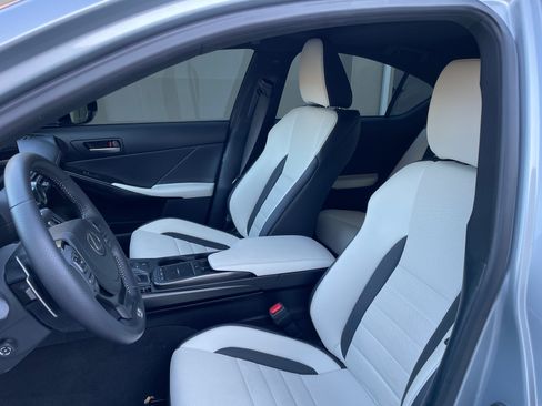 Used 2023 Lexus IS 500 image 5