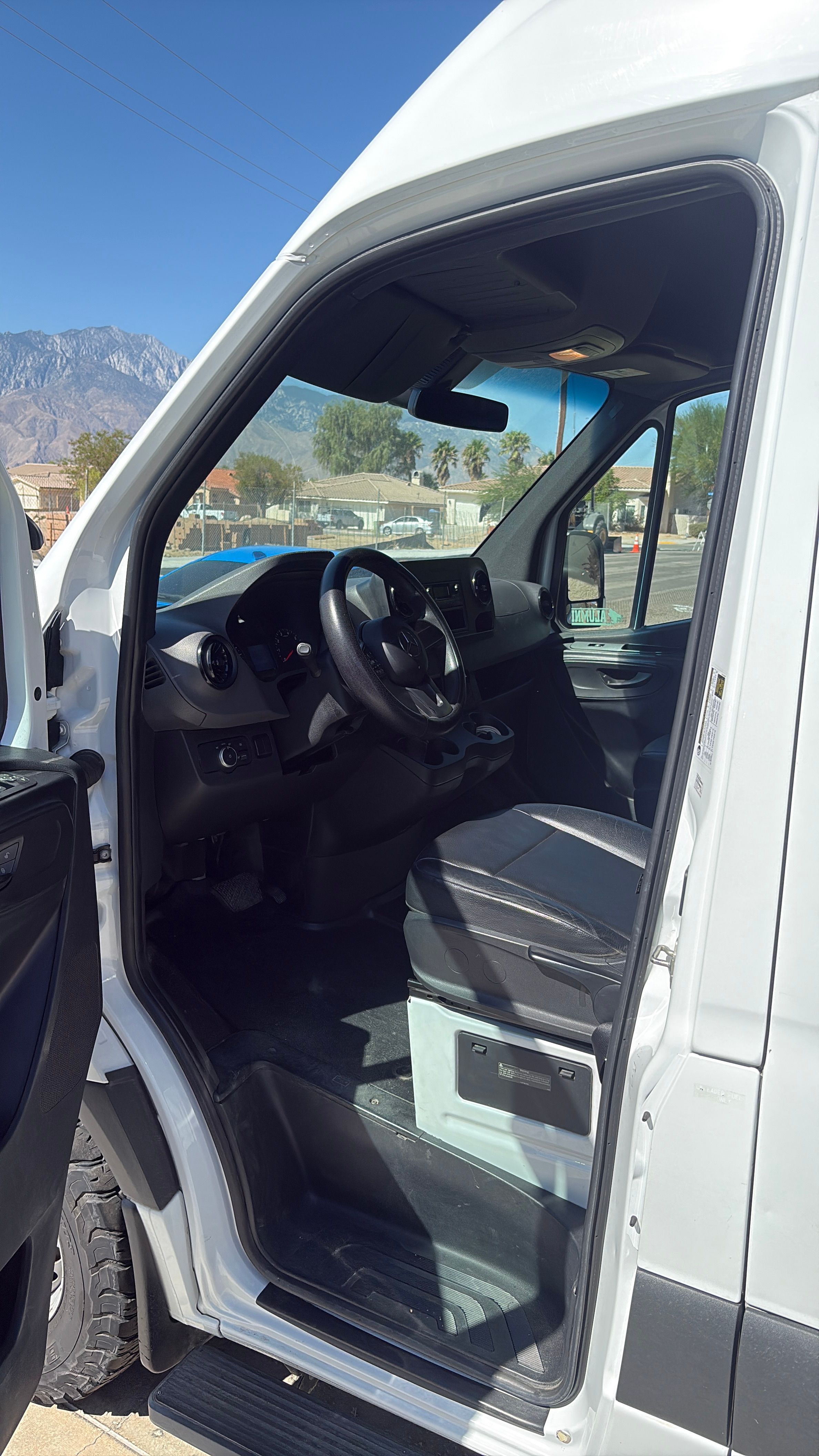 Used 2022 Mercedes-Benz Sprinter 2500 image 11
