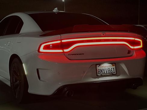 Used 2019 Dodge Charger Scat Pack image 2