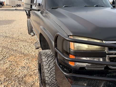 Used 2007 Chevrolet Silverado 2500 LT w/ Heavy-Duty Power Package image 4