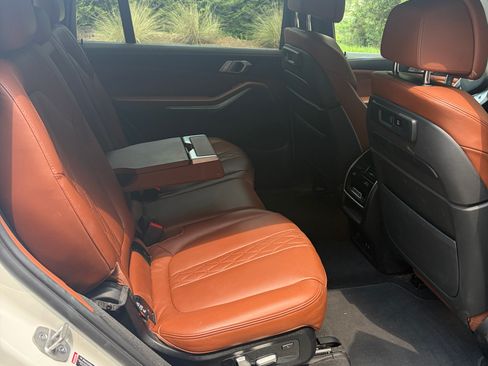 Used 2022 BMW X7 xDrive40i w/ Luxury Seating Package image 13