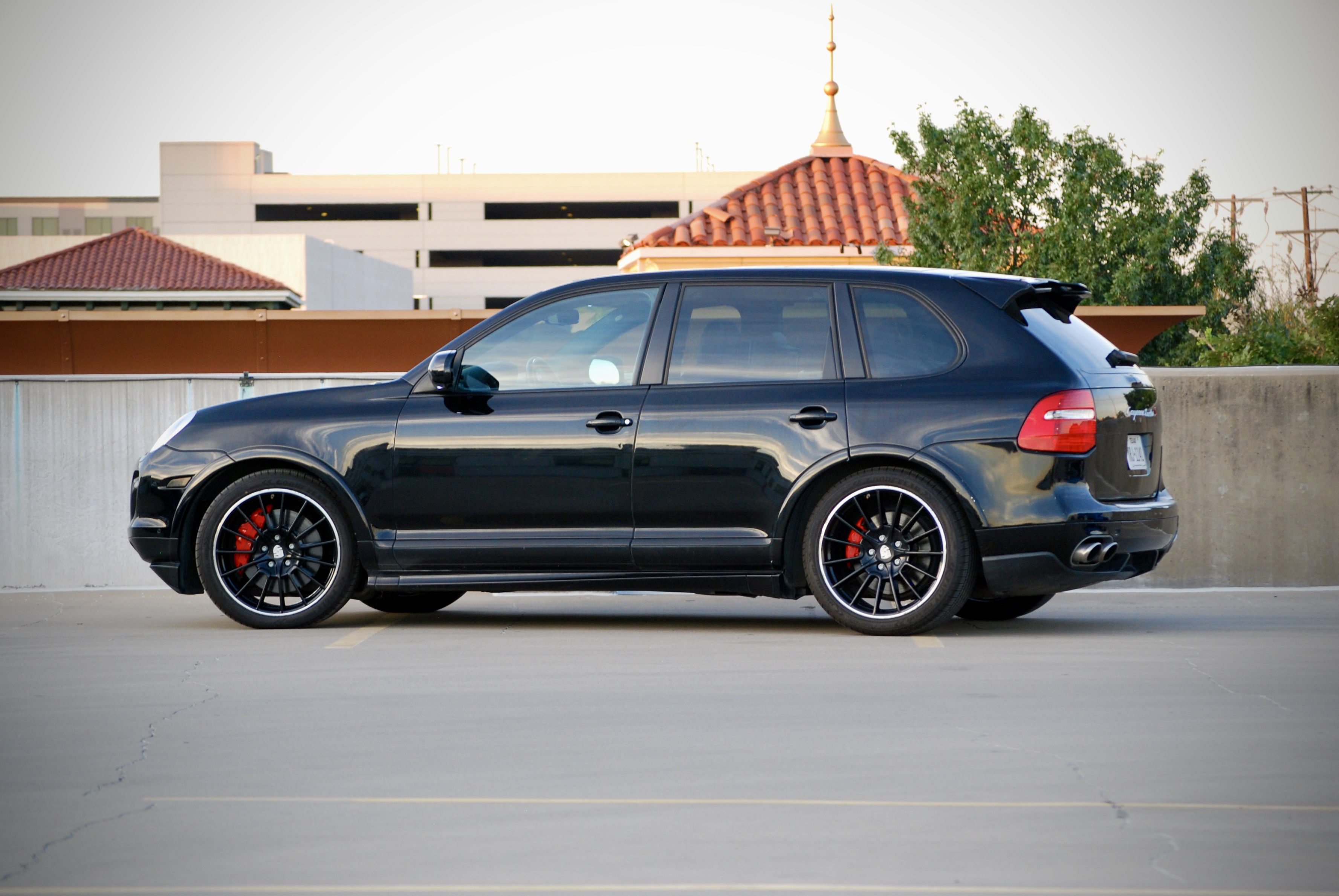Used 2009 Porsche Cayenne Turbo S AWD/4WD image 1