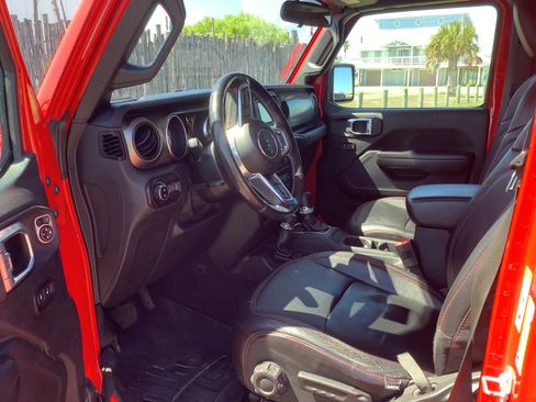 Used 2020 Jeep Gladiator Sport w/ Quick Order Package 24S image 9