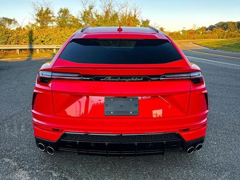 Used 2021 Lamborghini Urus image 6