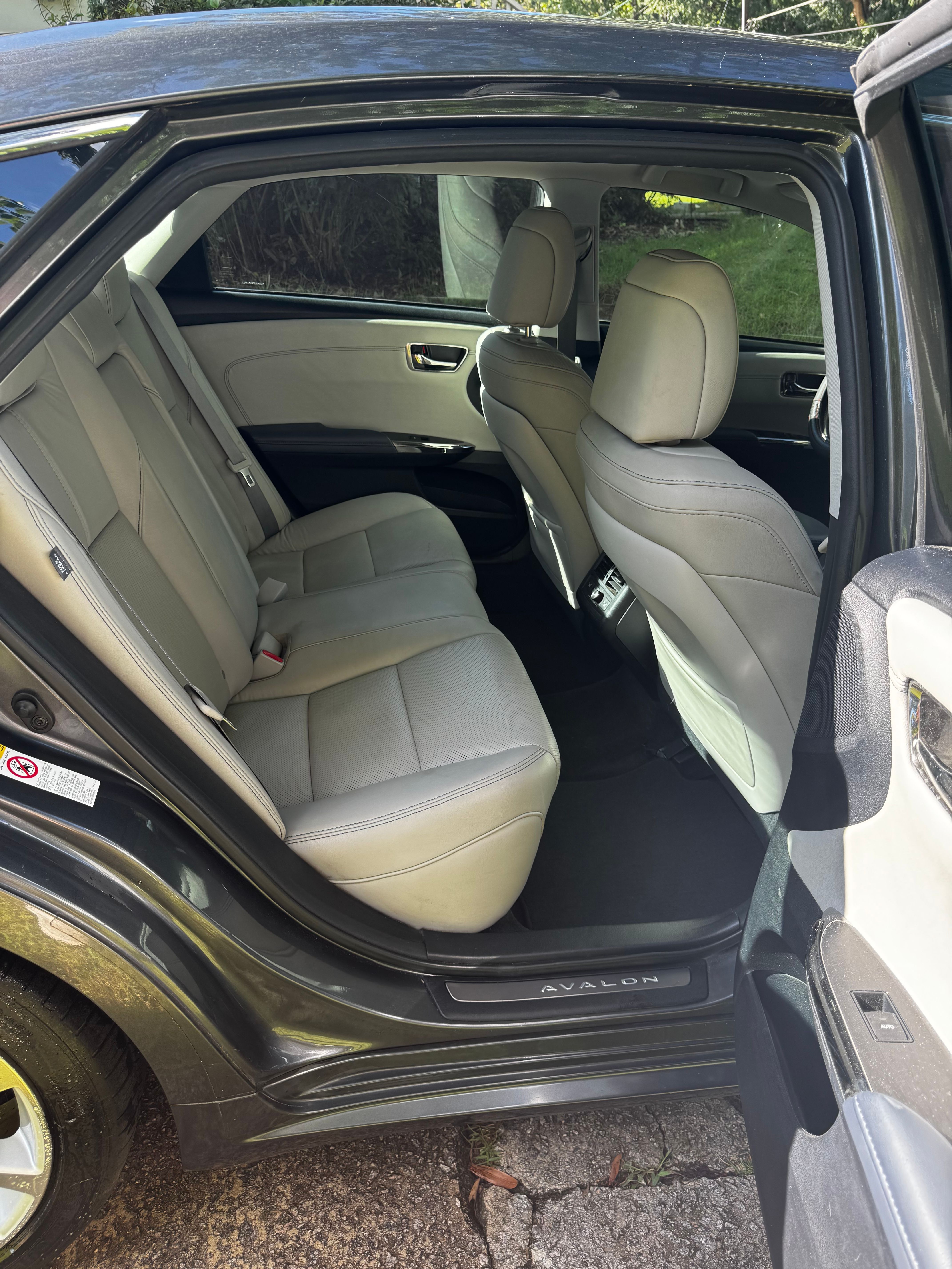 Used 2013 Toyota Avalon Limited FWD image 21