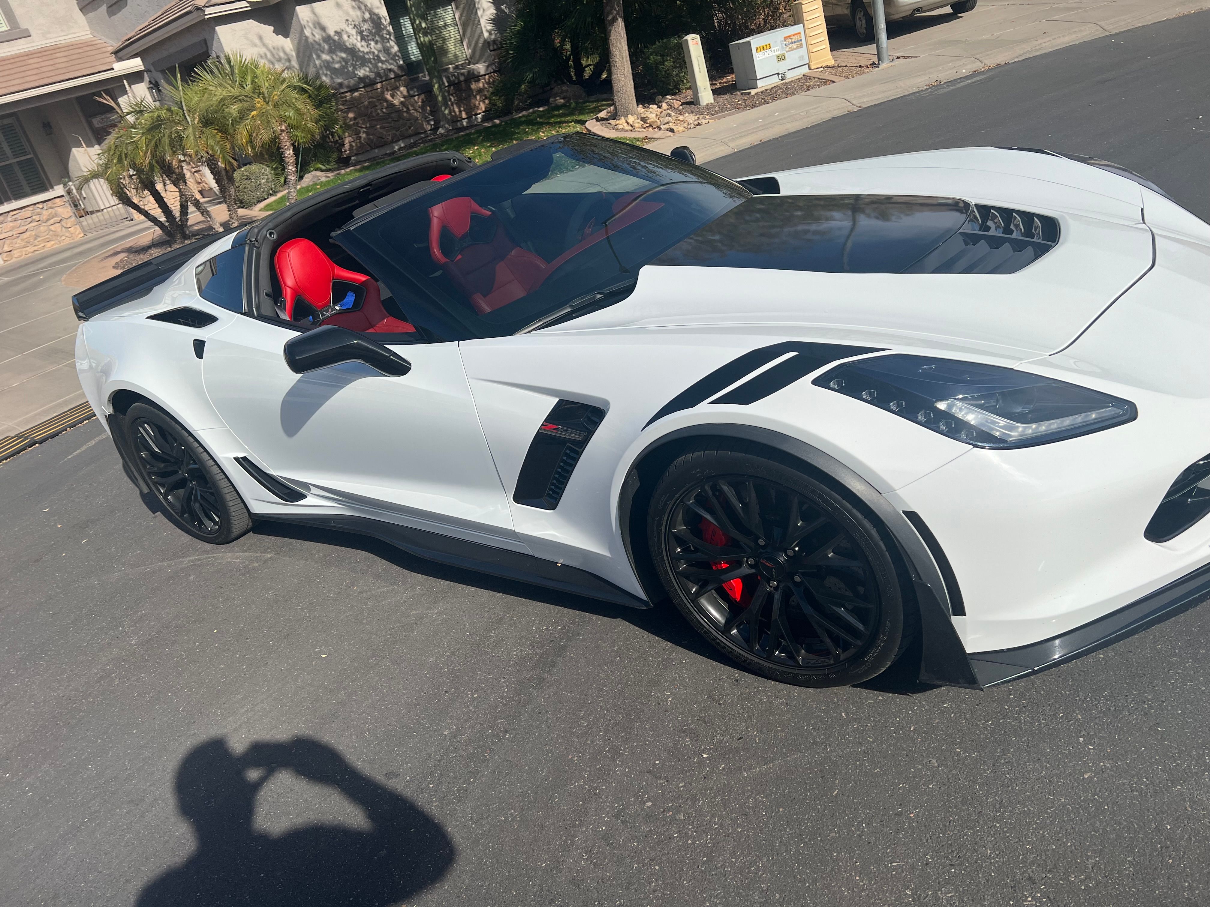 Used 2016 Chevrolet Corvette Z06 w/ Z07 Performance Package RWD image 2