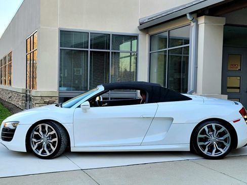 Used 2011 Audi R8 V10 image 9