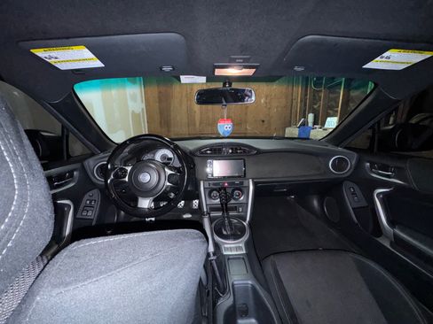 Used 2017 Toyota 86 Coupe 2D image 6