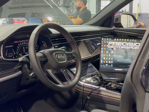 Used 2022 Audi RS Q8 image 6