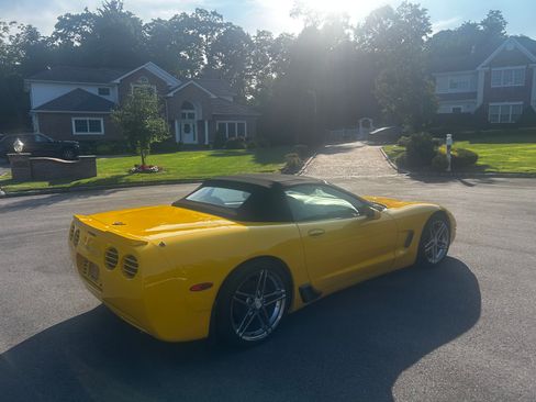 Used 2002 Chevrolet Corvette Convertible w/ Preferred Equipment Group2 RWD image 4