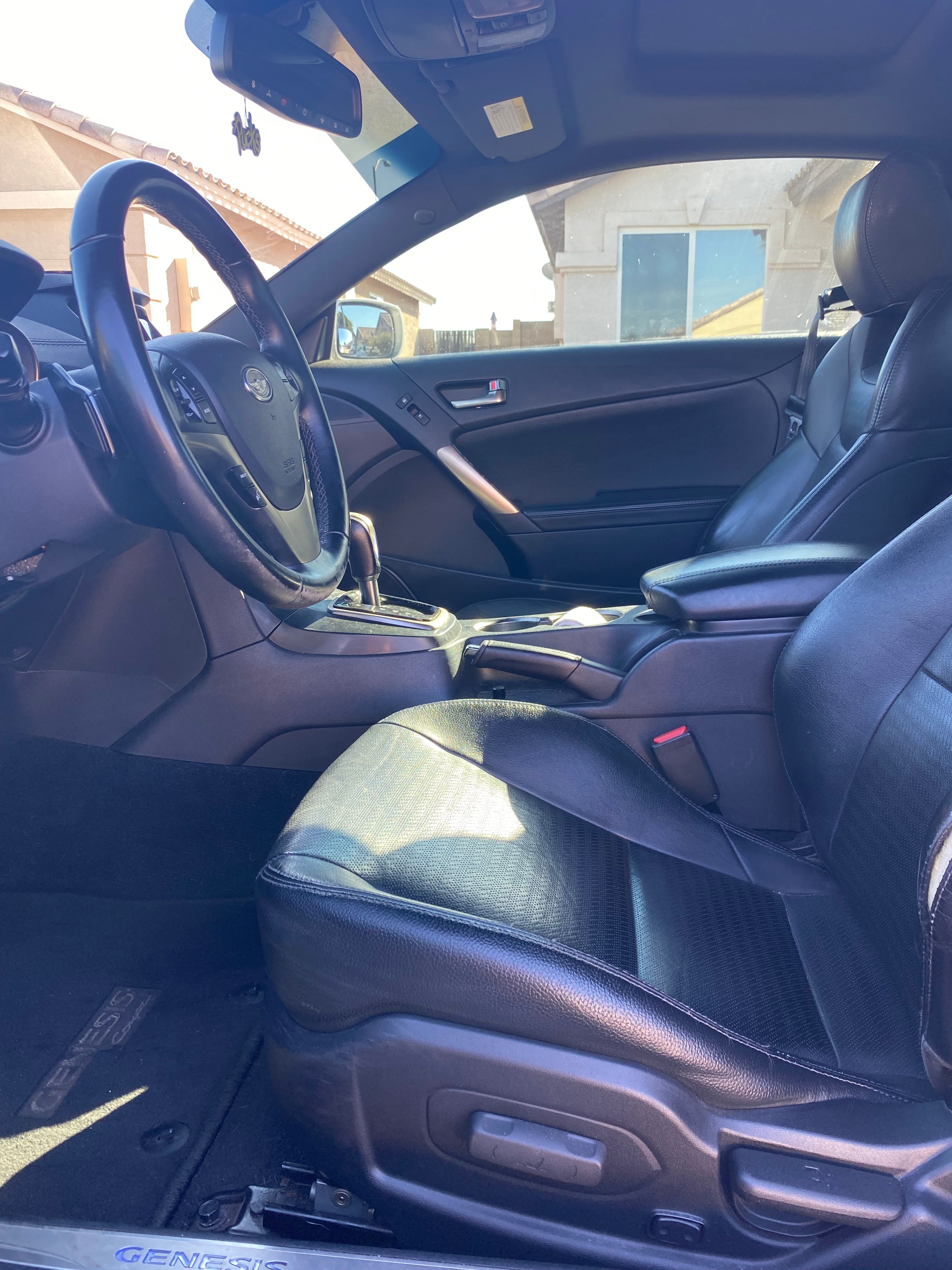 Used 2014 Hyundai Genesis 3.8 RWD image 12