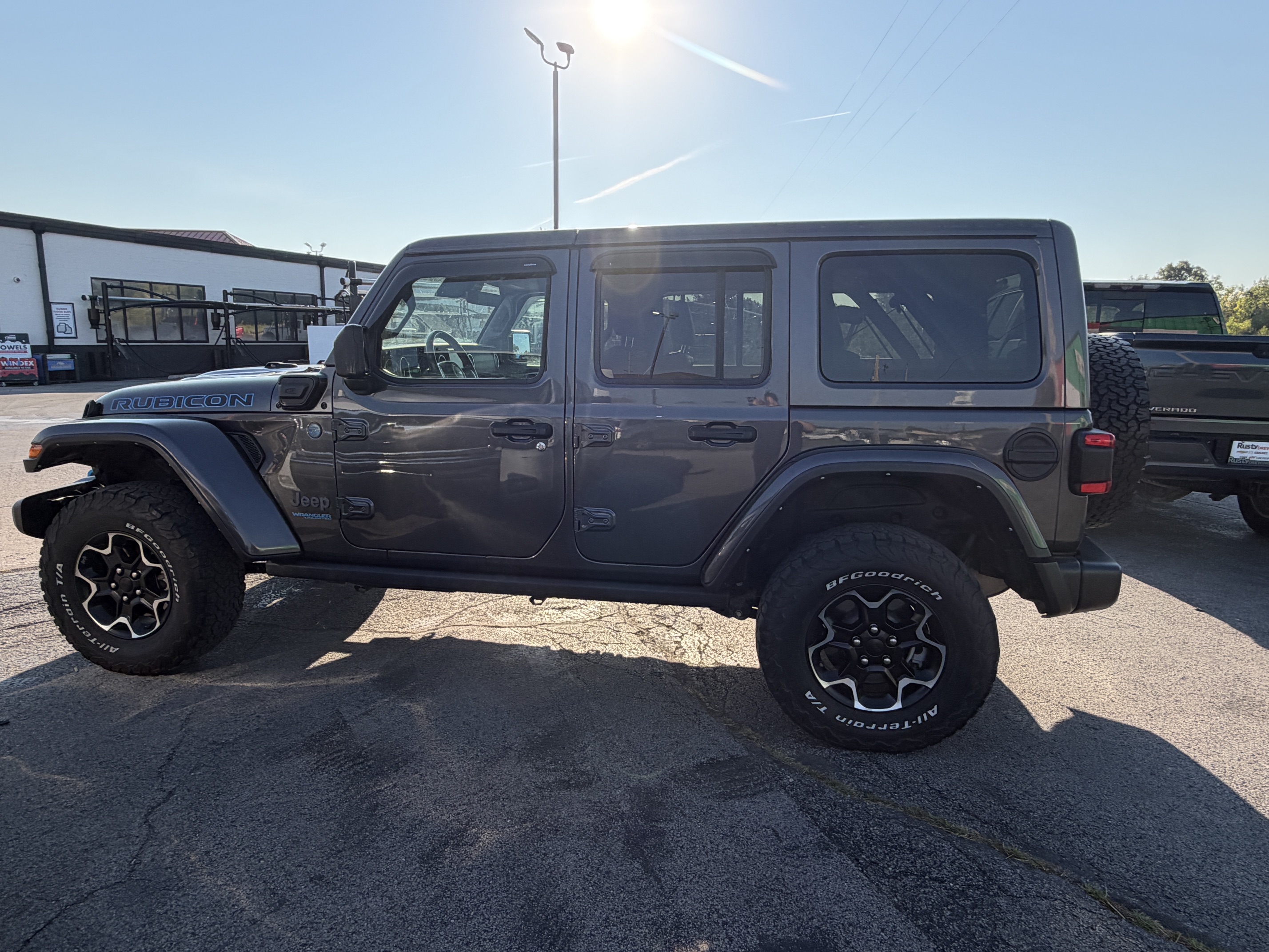 Used 2021 Jeep Wrangler Unlimited Rubicon 4xe w/ Cold Weather Group AWD/4WD image 10