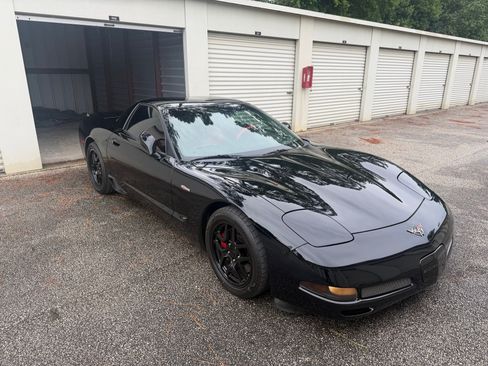 Used 2003 Chevrolet Corvette Z06 w/ Memory Package, 3 Drivers RWD image 2