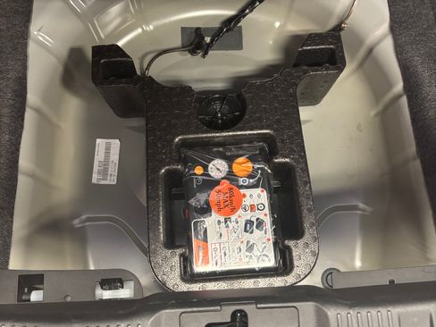 Used 2017 Ford Mustang Shelby GT350 w/ Electronics Package RWD image 12