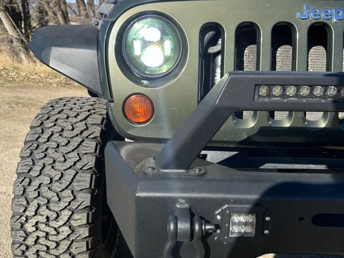 Used 2008 Jeep Wrangler Unlimited X AWD/4WD image 11