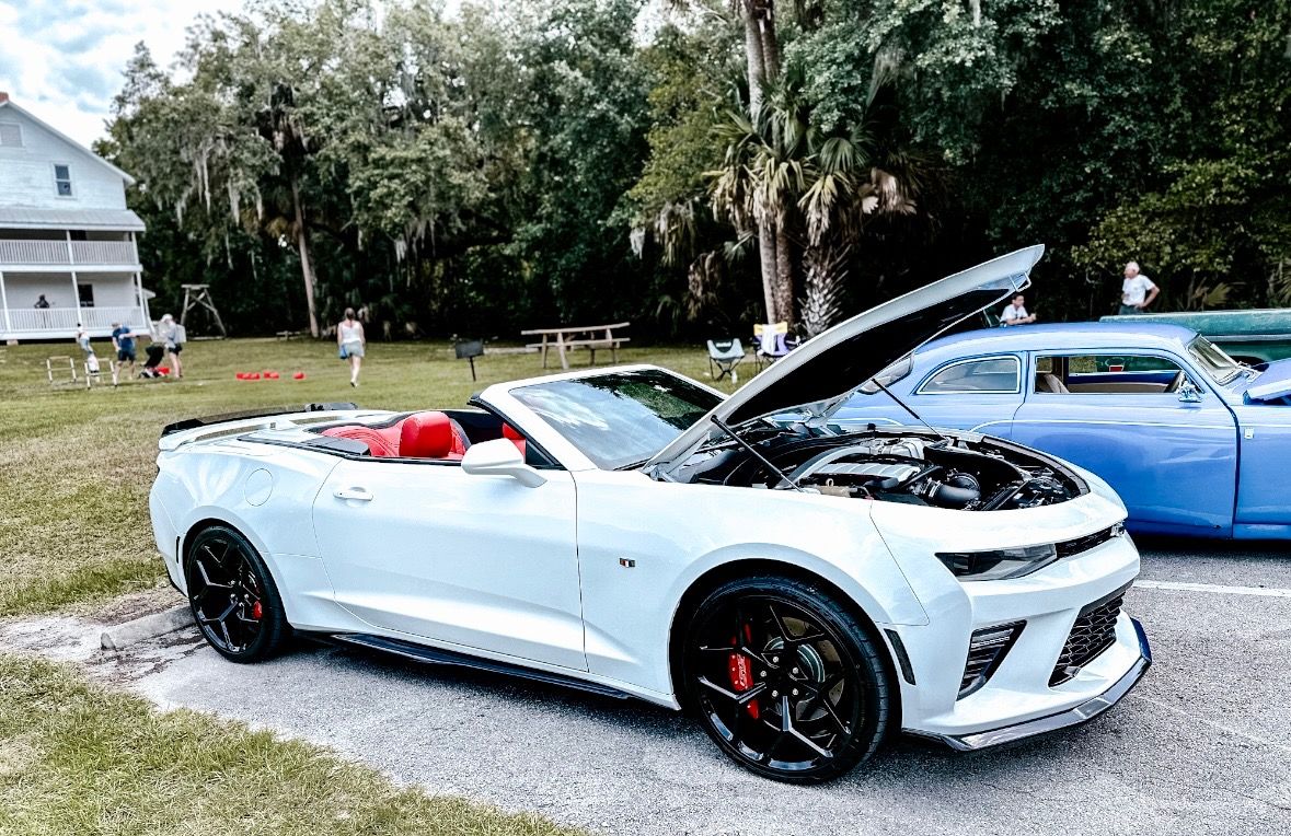 Used 2017 Chevrolet Camaro SS RWD image 1