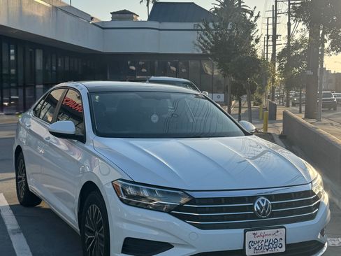 Used 2019 Volkswagen Jetta SE FWD image 5