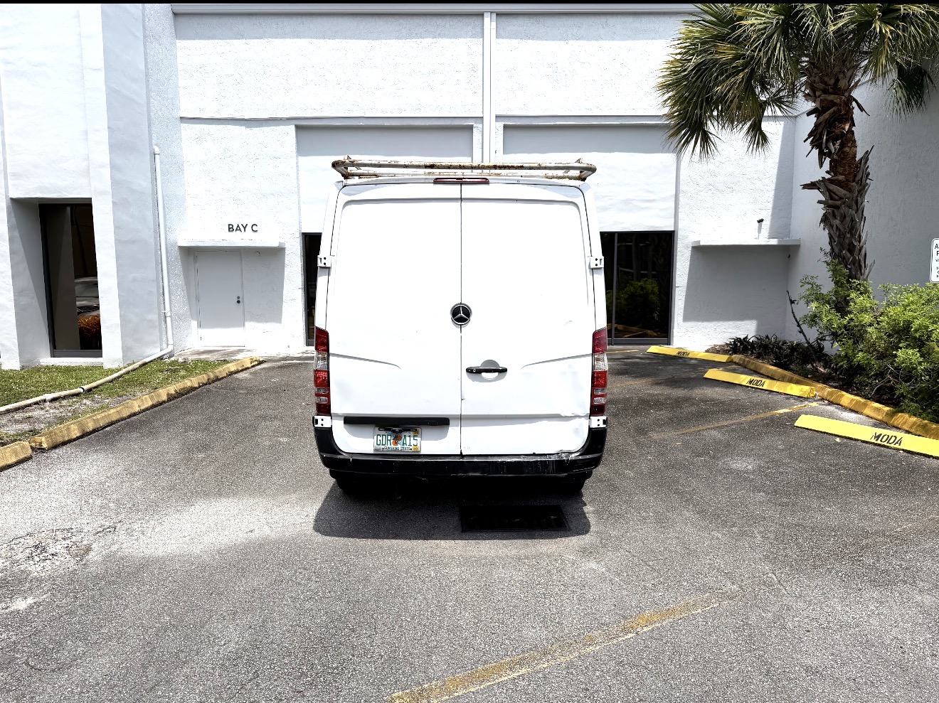 Used 2016 Mercedes-Benz Sprinter 2500 image 2