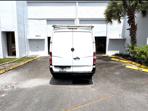 Used 2016 Mercedes-Benz Sprinter 2500 image 2