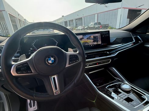 Used 2025 BMW X6 M60i w/ Executive Package image 10