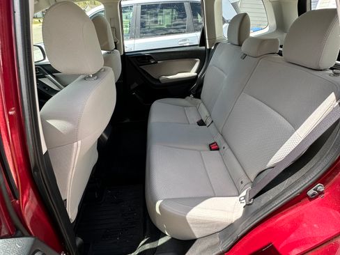 Used 2017 Subaru Forester 2.5i image 10